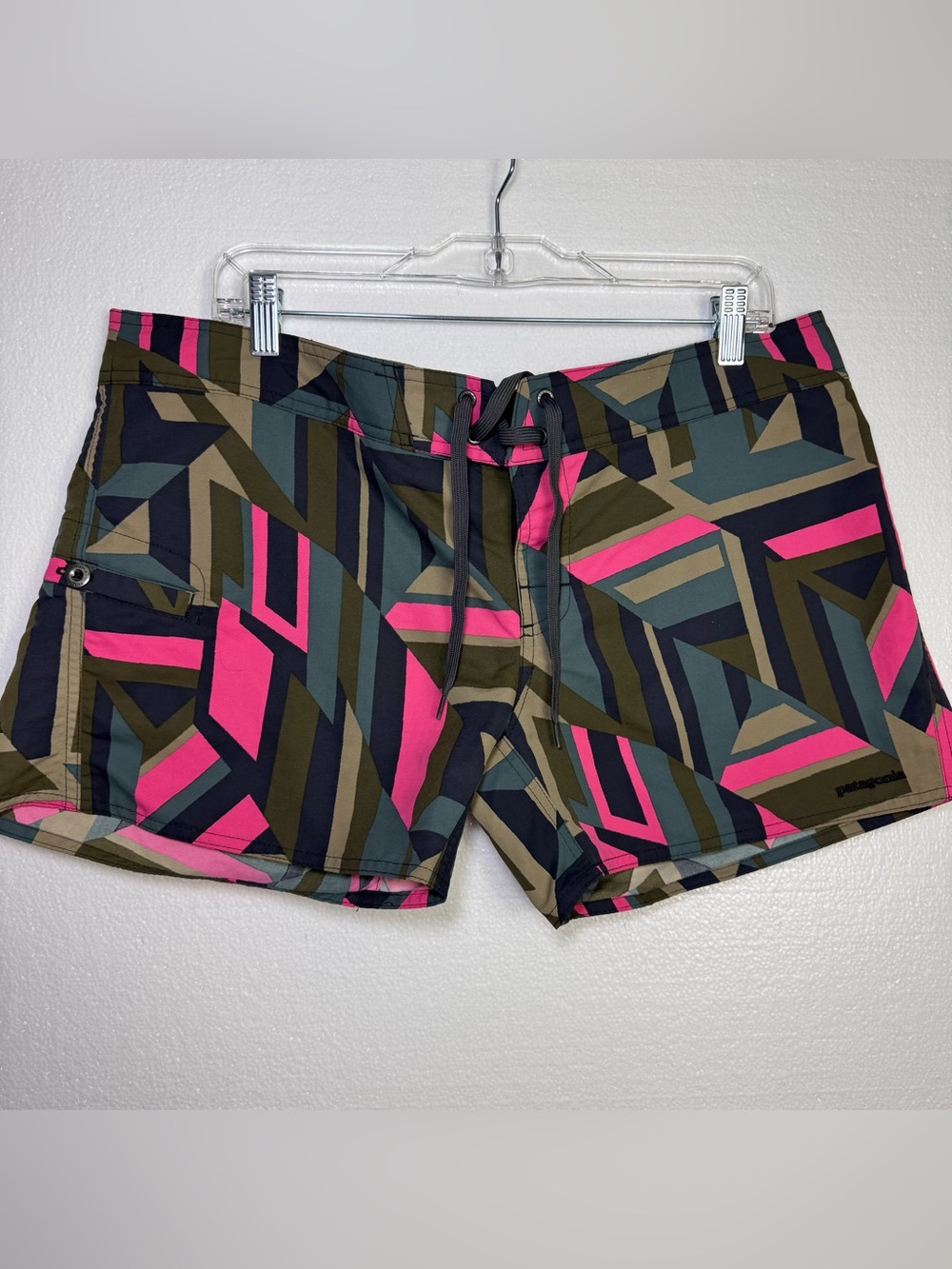 Patagonia wavefarer board shorts size 14 NWT